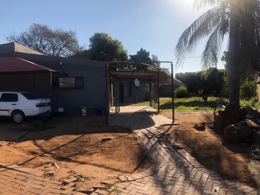8 Bedroom Property for Sale in Rustenburg Central North West